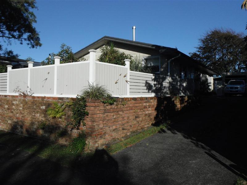 10 Rennell Street, Frankleigh Park, New Plymouth - Carousel 1