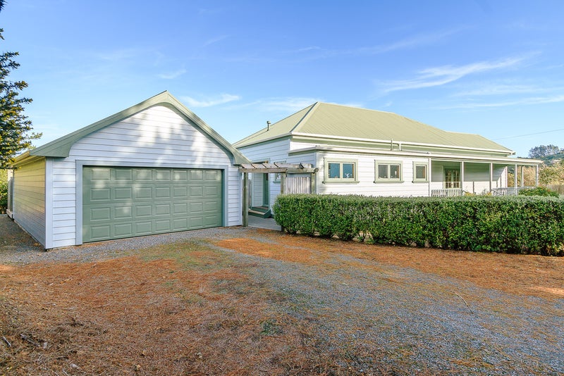 12 Crestview Grove, Belmont, Lower Hutt - Carousel 2