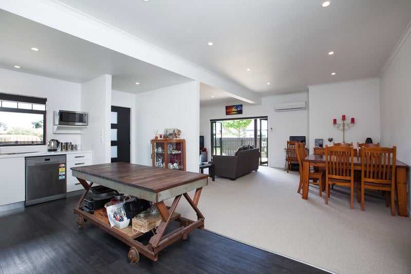 439 Carrington Street, Upper Vogeltown, New Plymouth - Carousel 2