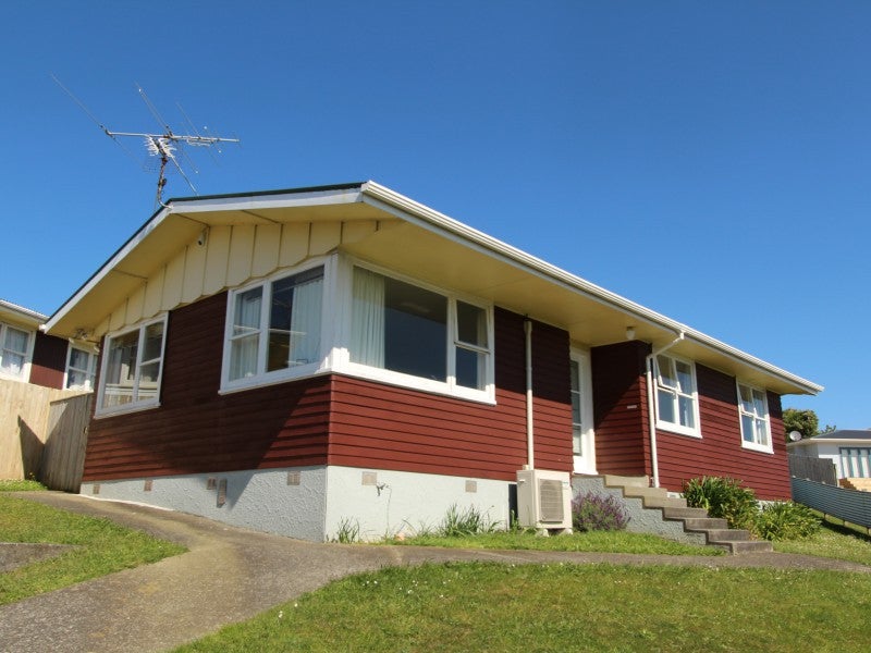 132 Warspite Avenue, Waitangirua, Porirua - Carousel 1