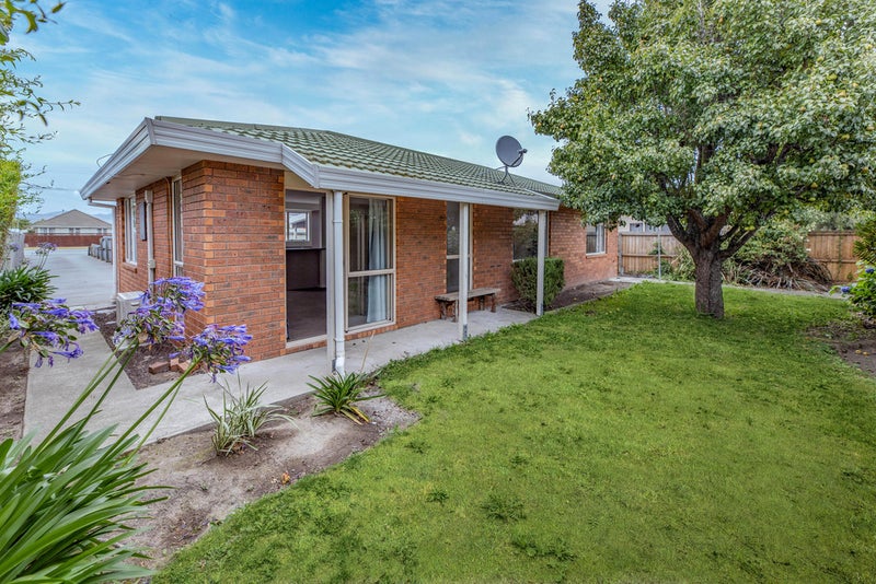 2/100 Springs Road, Hornby, Christchurch - Carousel 2