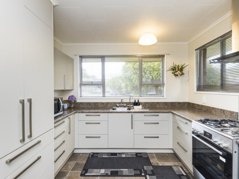 15 Wallace Place, Hokowhitu, Palmerston North - Carousel 2