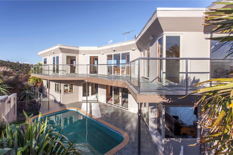 18 Giles Road, Ostend, Waiheke Island - Carousel 1