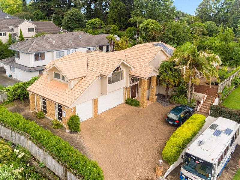 5 Sherborne Close, Bethlehem, Tauranga - Carousel 1