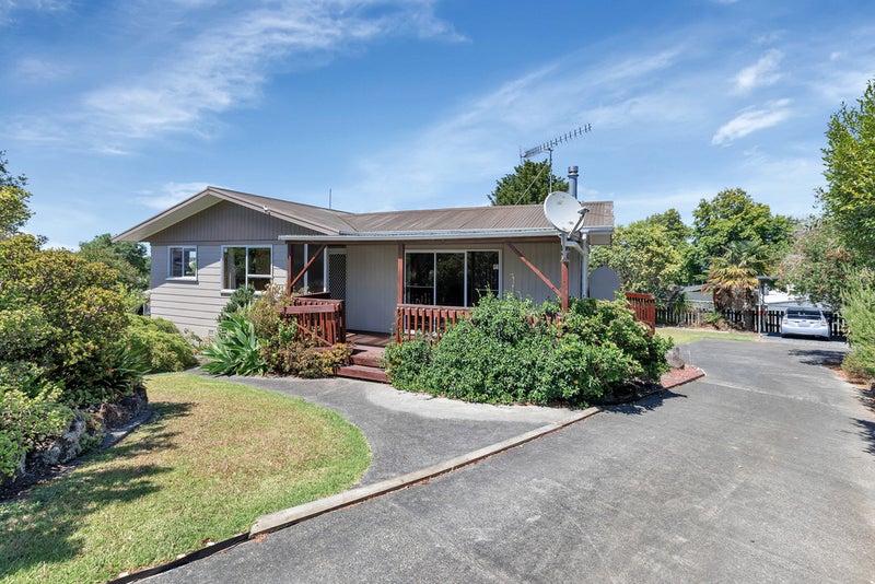 10 Montague Place, Onerahi, Whangarei - Carousel 1