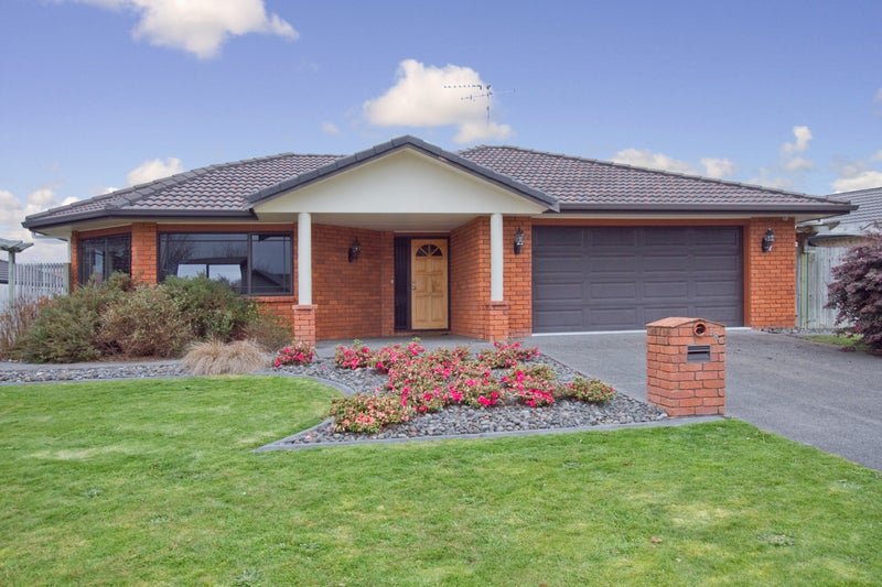 18 Somerton Drive, Huntington, Hamilton - Carousel 1