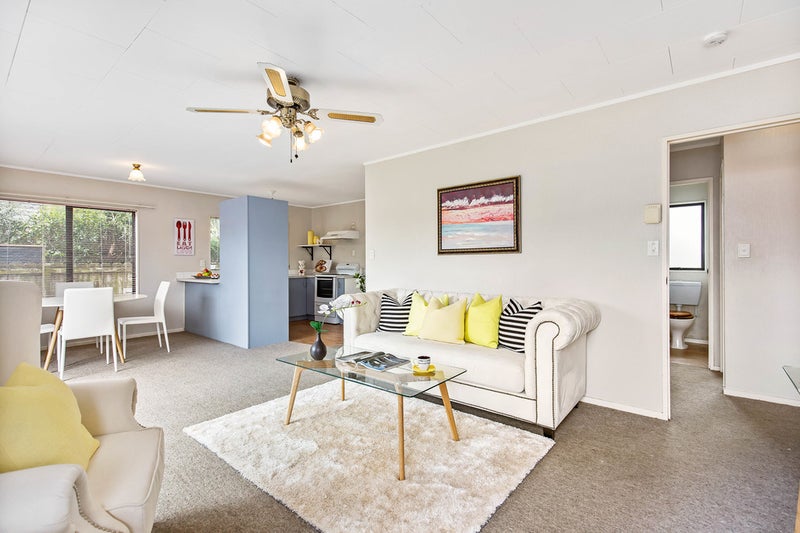 2/26 Horlicks Place, Randwick Park, Auckland - Carousel 1