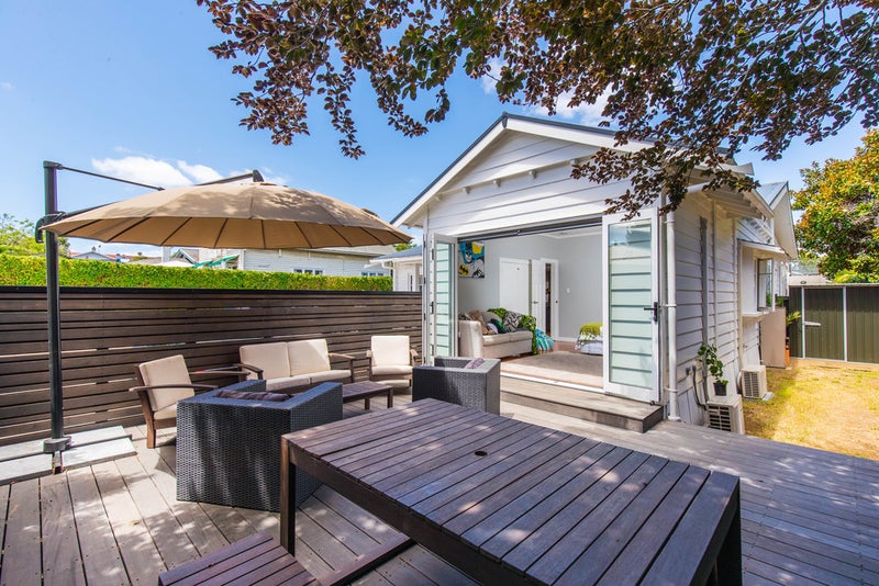 20 Esmonde Road, Takapuna, Auckland - Carousel 1