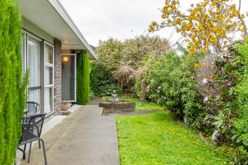4/6 Cornwall Street, Hutt Central, Lower Hutt - Carousel 1