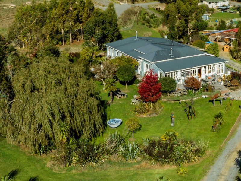 1307 State Highway 2, Otane - Carousel 21