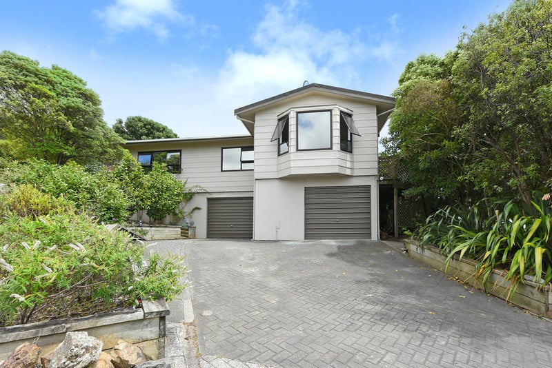 8 Pump Lane, Whitby, Porirua - Carousel 2