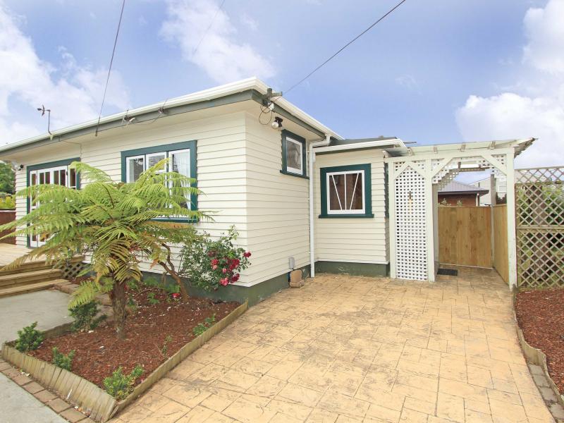 2/17 Brees Street, Epuni, Lower Hutt - Carousel 2