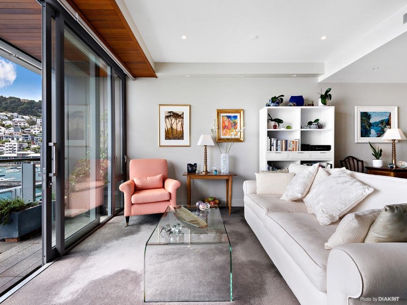 2A/7 Clyde Quay Wharf, Te Aro, Wellington - Carousel 2