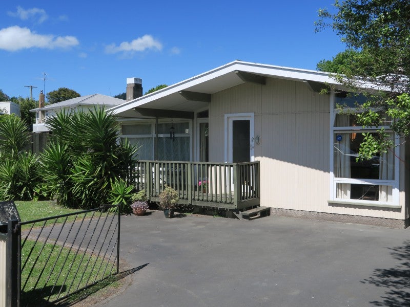 2 Oak Street, Mangapapa, Gisborne - Carousel 1