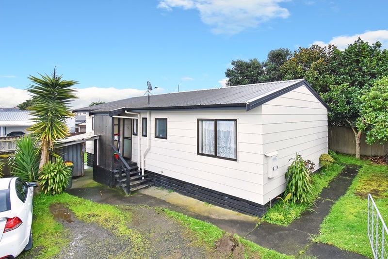 2/6 Maplesden Drive, Clendon Park, Auckland - Carousel 1