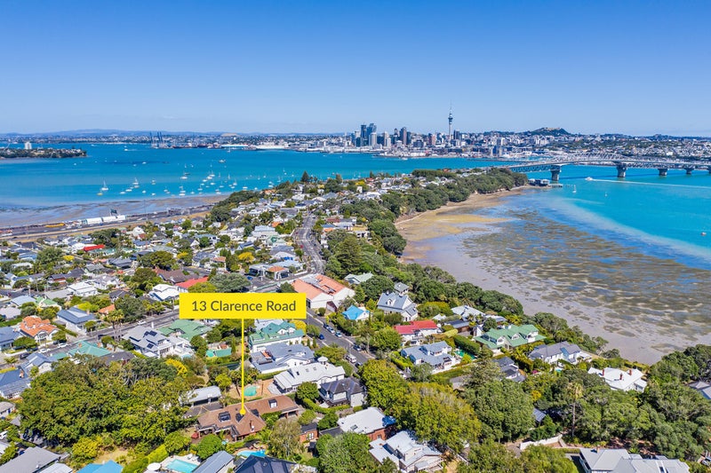 13 Clarence Road, Northcote Point, Auckland - Carousel 1