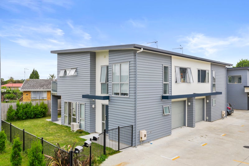 1/11 Crosher Place, Silverdale, Hamilton - Carousel 1