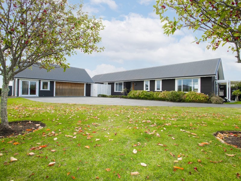 4 Silverstone Place, Lytton West, Gisborne - Carousel 1