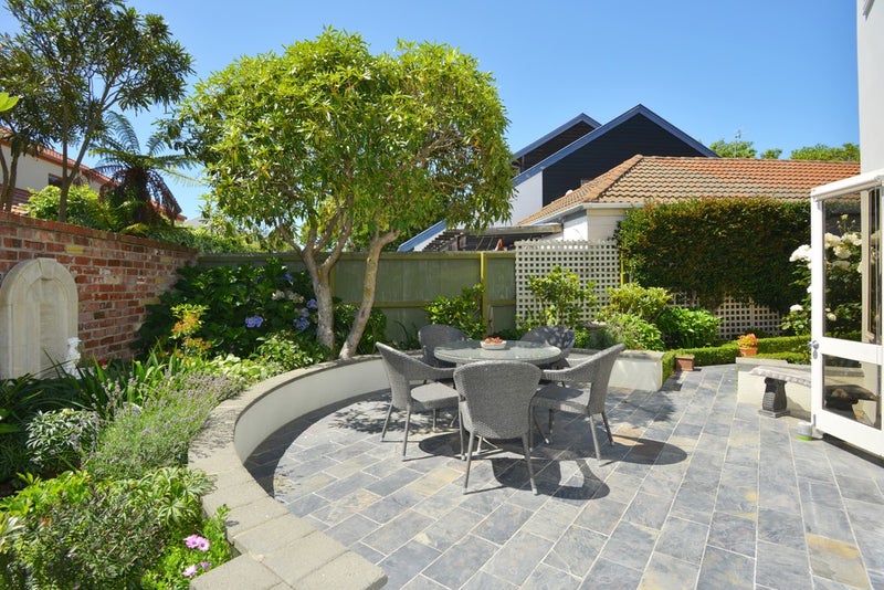 2/24 Thornycroft Street, Fendalton, Christchurch - Carousel 2