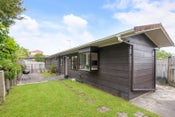2/865 Beach Road, Waiake, North Shore City, Auckland