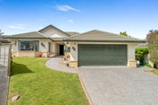 10 Isaac Place, East Tamaki Heights, Manukau City, Auckland
