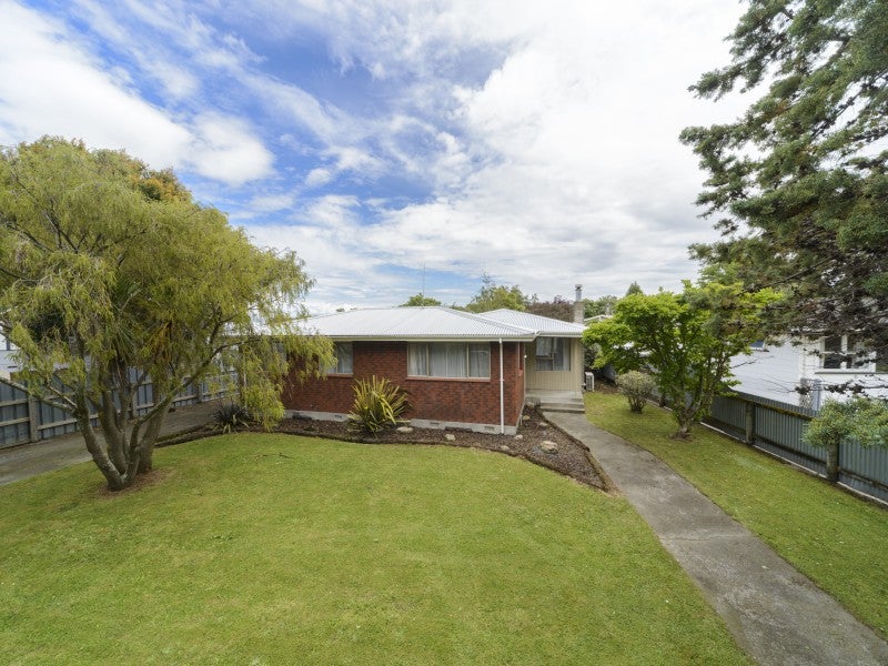 42 Apollo Parade, Milson, Palmerston North - Carousel 1