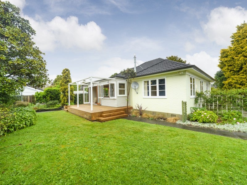 8 Hammond Place, West End, Palmerston North - Carousel 1