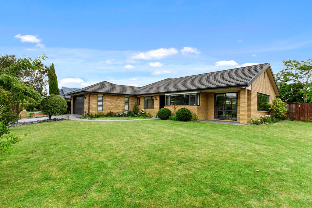 2 Baltic Place, Northwood, Christchurch - Carousel 1
