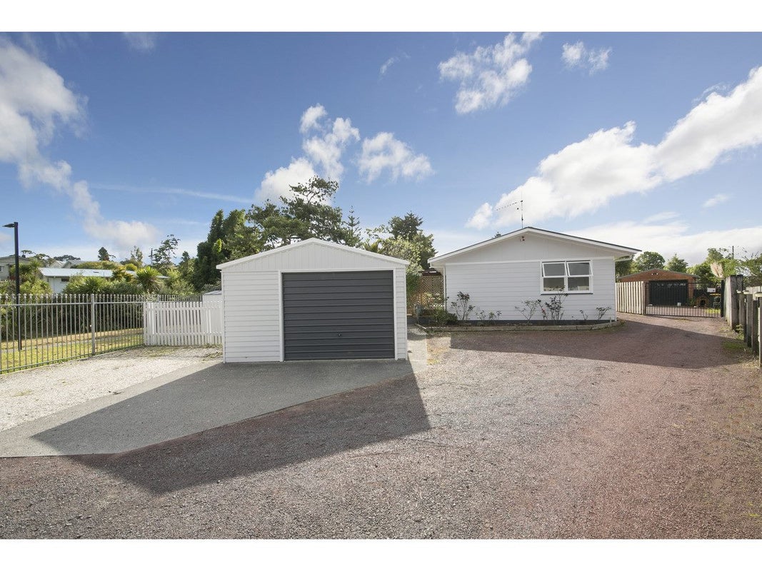 1/13B Inver Street, Glen Eden, Auckland - Carousel 1