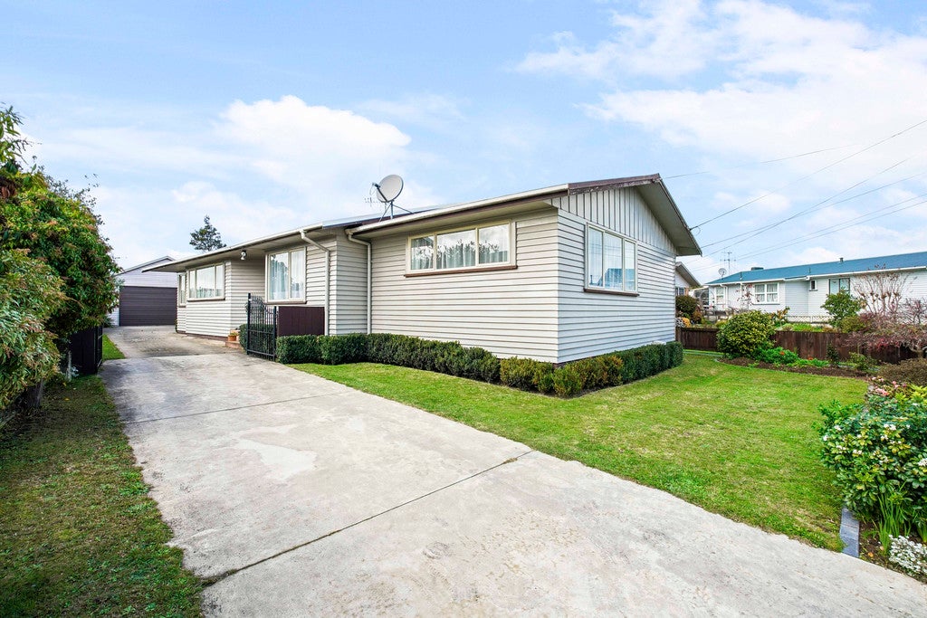 13 Cecil Street, St Andrews, Hamilton - Carousel 1