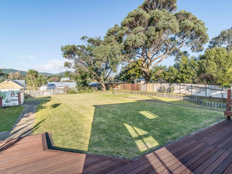 11 Nola Avenue, Raumati Beach, Paraparaumu - Carousel 2
