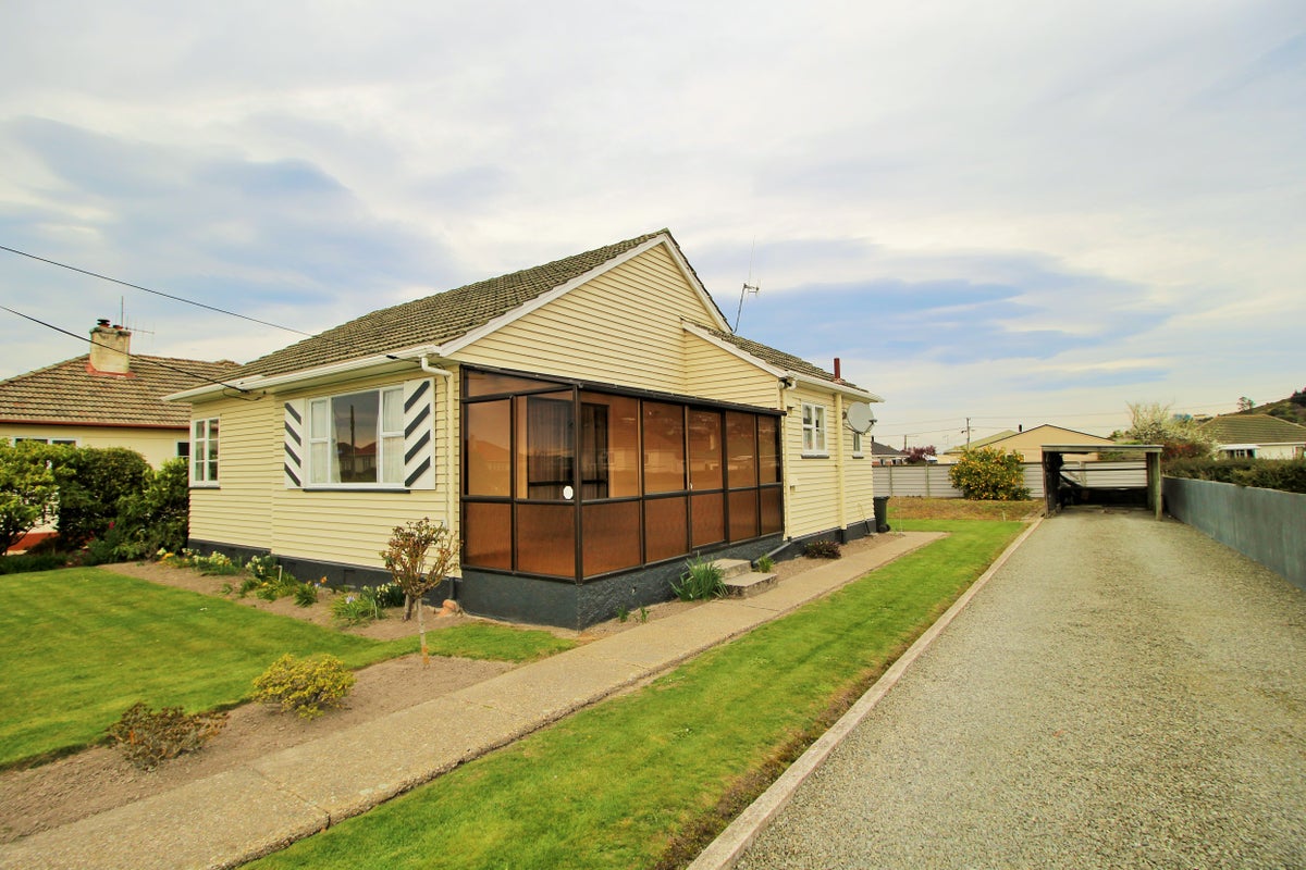 17 Farnham Street, Oamaru North, Oamaru - Carousel 17