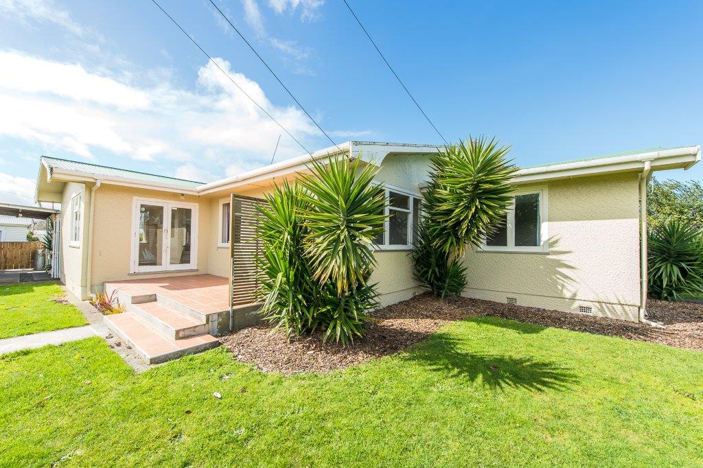 22 Gibson Street, Aramoho, Whanganui - Carousel 1
