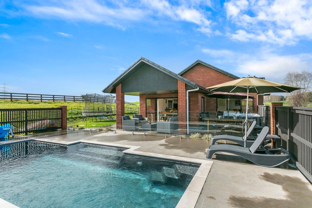 139 Penny Road, Pirongia, Te Awamutu - Carousel 1