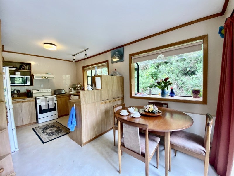 100 Chester Road, Tawa, Wellington - Carousel 2