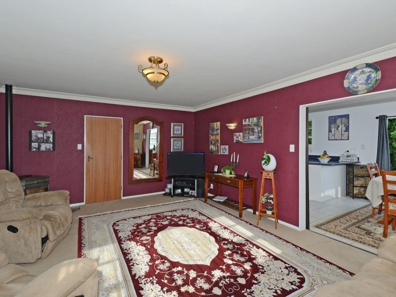 28 Riversdale Road, Clouston Park, Upper Hutt - Carousel 2