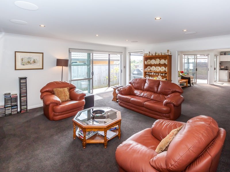29 Silkwood Place, Fitzherbert, Palmerston North - Carousel 2