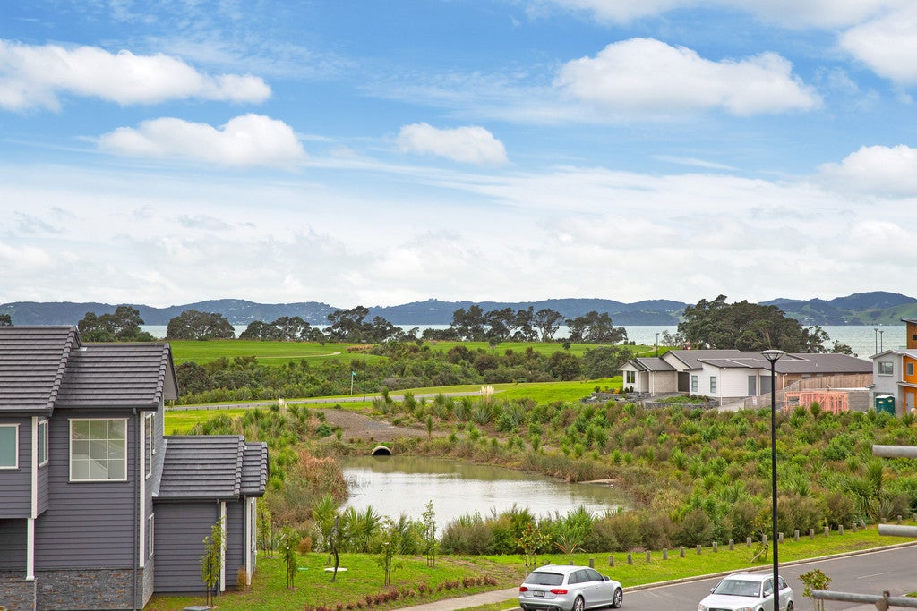 28 Atalanta Way, Beachlands, Auckland - Carousel 2