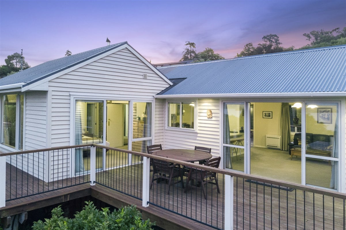 83 Main Road, Governors Bay, Lyttelton - Carousel 28