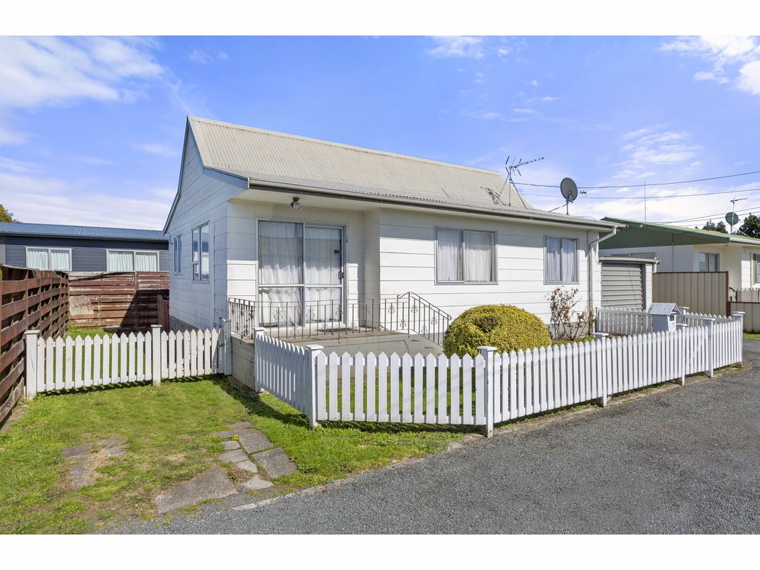 12D Breckons Avenue, Nawton, Hamilton - Carousel 1