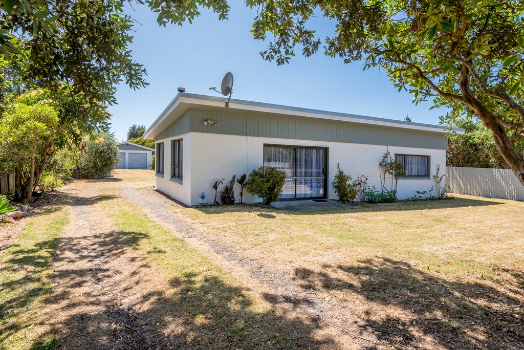868 Hokio Beach Road, Hokio Beach, Levin - Carousel 1