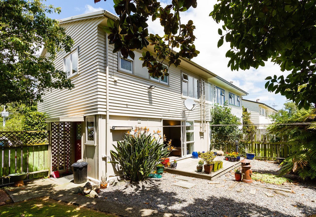2/15 Eldon Grove, Taita, LOWER HUTT - Carousel 13
