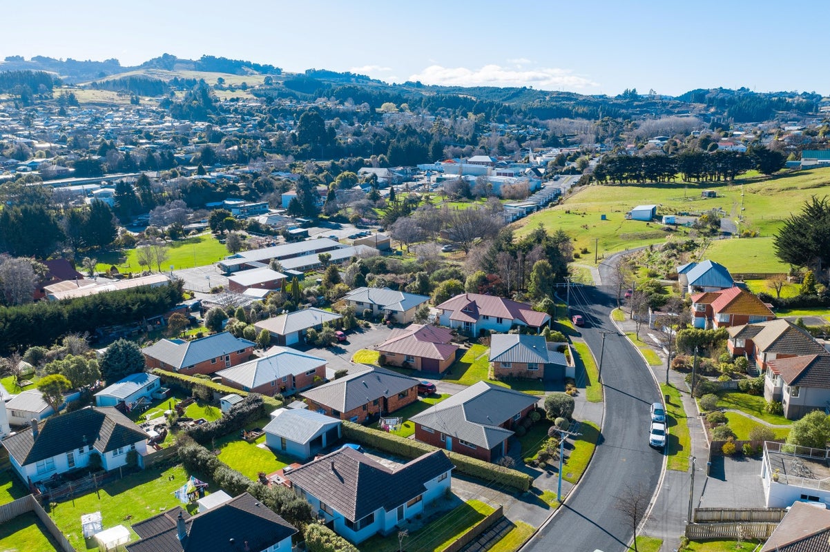 44 Burgess Street, Green Island, Dunedin - Carousel 16