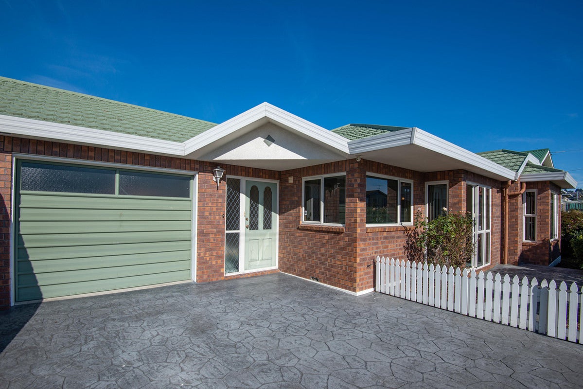 37 Bellona Street, Saint Kilda, Dunedin - Carousel 1