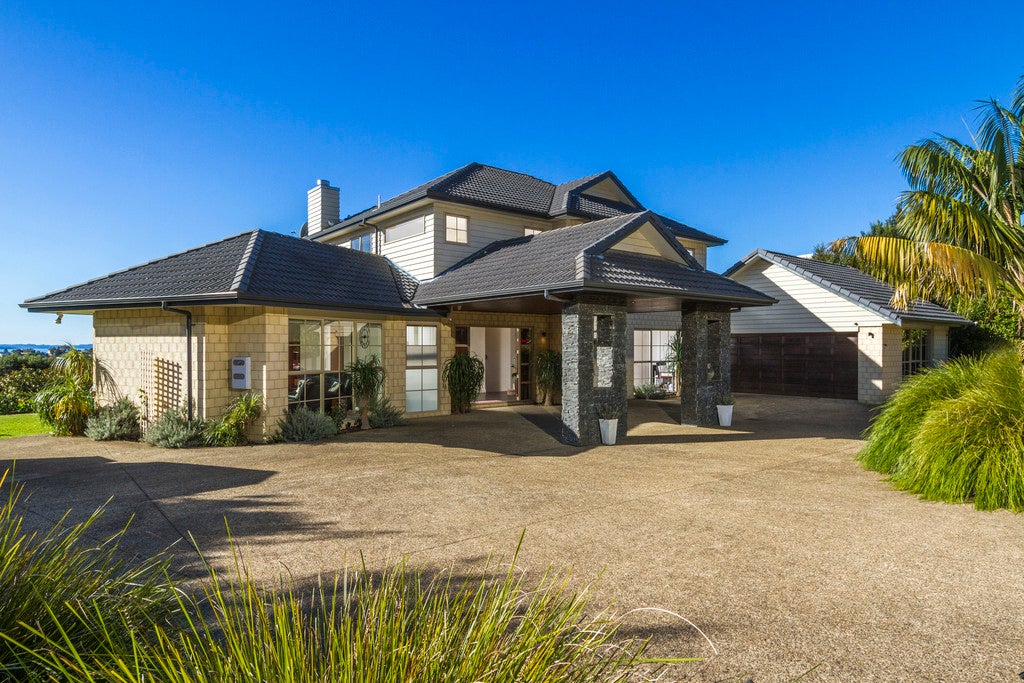 121 Wade River Road, Stanmore Bay, Whangaparaoa - Carousel 1