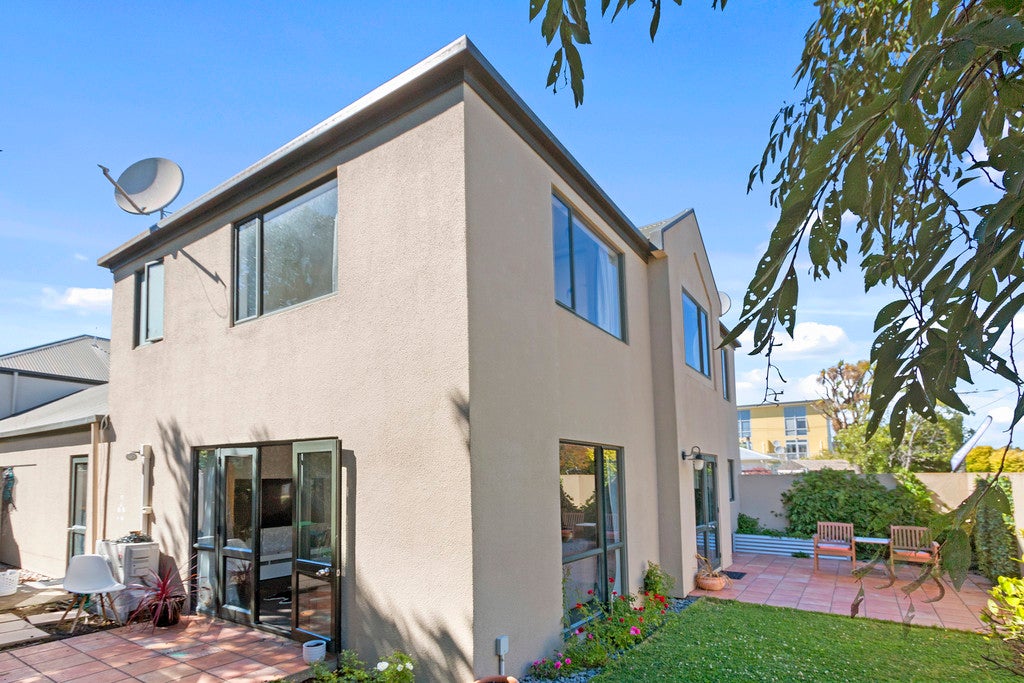 64A Champion Street, Edgeware, Christchurch - Carousel 1