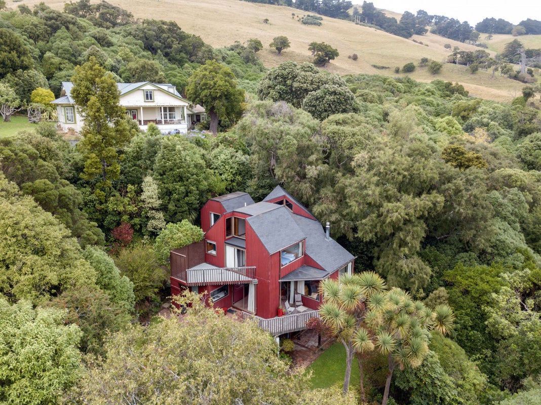 26 Jane Street, Macandrew Bay, Dunedin - Carousel 1