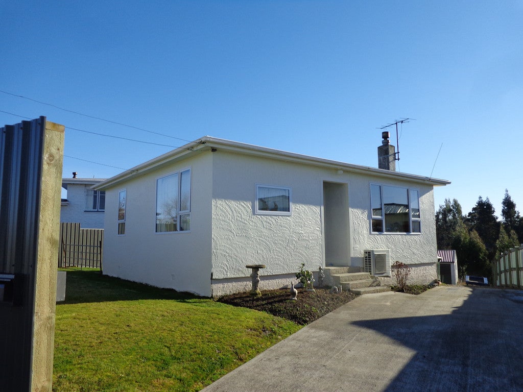 70 Lewin Street, Balclutha - Carousel 1