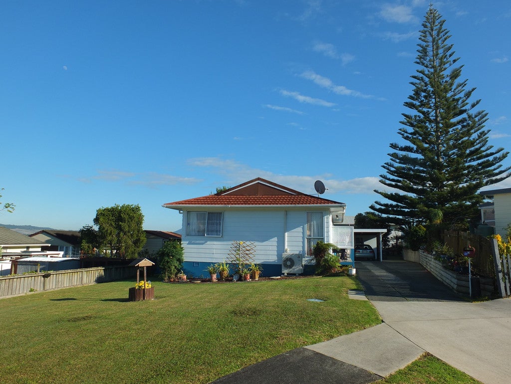 3 Leonard Place, Onerahi, Whangarei - Carousel 1