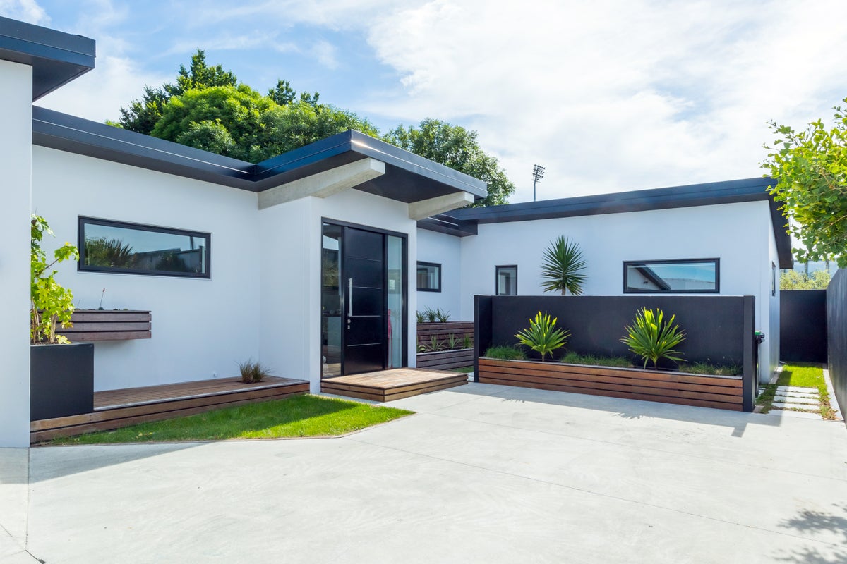 211B Otipua Road, West End, Timaru - Carousel 1